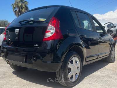 Dacia Sandero Laurèate 1.4 8v 75cv GPL usata Anzio
