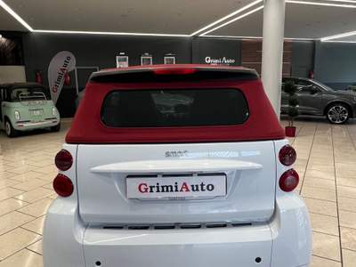 Smart ForTwo 62 kW cabrio passion Bianco usata Rosarno
