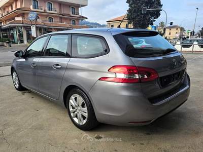 Peugeot 308 EAT6 SW Business usata Tortoreto
