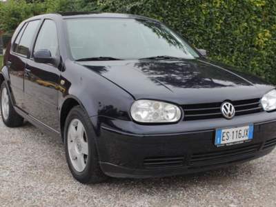 Volkswagen Golf 1.8  5porte Highline  20V  Blu/Azzurro usata Medole