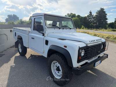 Land Rover Defender 110 2.2 td Hard Top HCPU Bianco usata Cremona