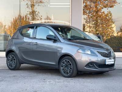 Lancia Ypsilon 1.0 70 cv Hybrid Gold usata Paese