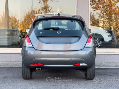 Lancia Ypsilon 1.0 70 cv Hybrid Gold usata Paese