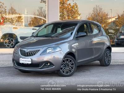 Lancia Ypsilon 1.0 70 cv Hybrid Gold usata Paese