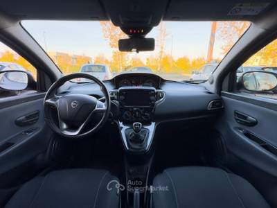 Lancia Ypsilon 1.0 70 cv Hybrid Gold usata Paese