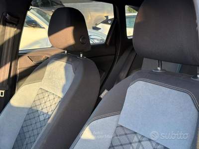 Volkswagen Taigo R-Line Plus usata Pomezia
