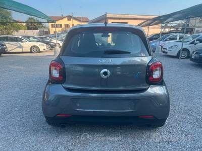 Smart ForFour 70 1.0 twinamic Passion NEOPATENTATI usata Bulgarograsso