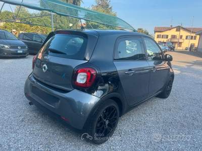 Smart ForFour 70 1.0 twinamic Passion NEOPATENTATI usata Bulgarograsso