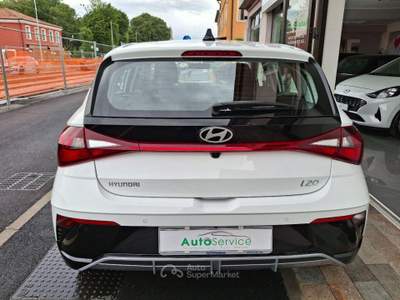 Hyundai i20 1.0 T-GDI 48V iMT ConnectLine Bianco usata Padova