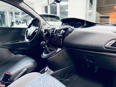 Lancia Ypsilon 1.0 firefly hybrid Silver Bianco usata San Michele Salentino
