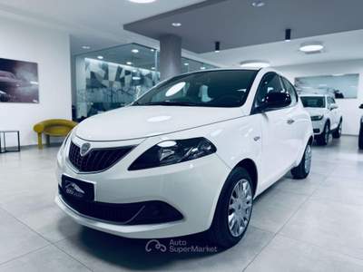 Lancia Ypsilon 1.0 firefly hybrid Silver Bianco usata San Michele Salentino
