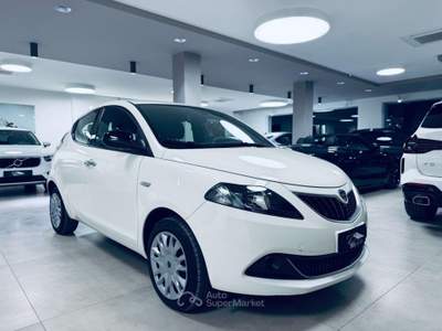 Lancia Ypsilon 1.0 firefly hybrid Silver Bianco usata San Michele Salentino