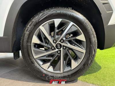 Hyundai Tucson 1.6 CRDi MHEV 2wd 136cv Xline Bianco usata Cesena