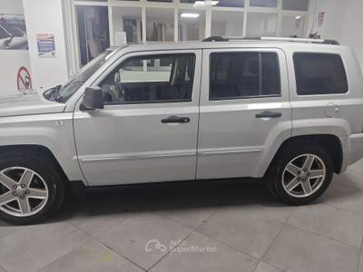 Jeep Patriot Patriot 2.0 td Limited 4wd dpf LEGGI Grigio usata Striano