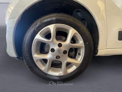 Renault Twingo Twingo 1.0 sce Zen (live) 69cv E6 Bianco usata MONOPOLI