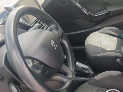 Peugeot 208 1.4 8V HDi 68CV 5p. Allure PERFETTA!!! Bianco usata Roma