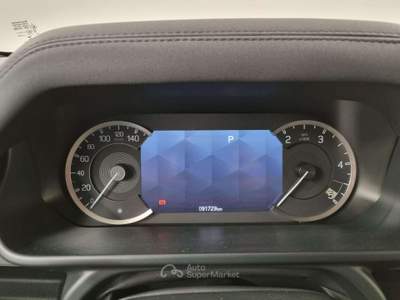 Land Rover Defender 110 2.0 SD4 240CV AWD Auto Nero usata Erba