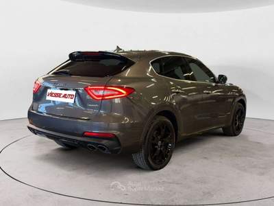 Maserati Levante 250cv Grigio usata Milano