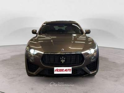 Maserati Levante 250cv Grigio usata Milano