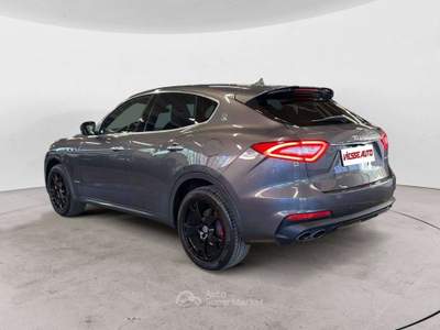 Maserati Levante 250cv Grigio usata Milano