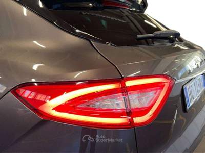 Maserati Levante 250cv Grigio usata Milano