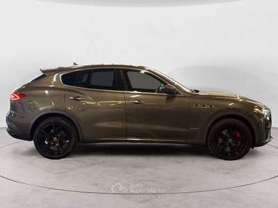 Maserati Levante 250cv Grigio usata Milano
