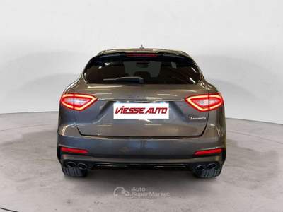 Maserati Levante 250cv Grigio usata Milano