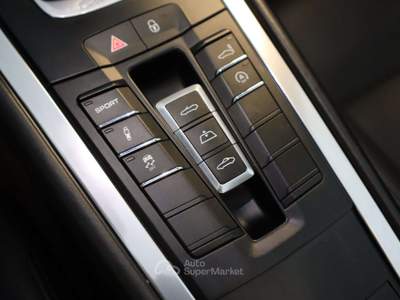 Porsche 911 991 S 3.8 Cabrio PDK 49000 KM Tagliandati Porsche Nero usata Varna