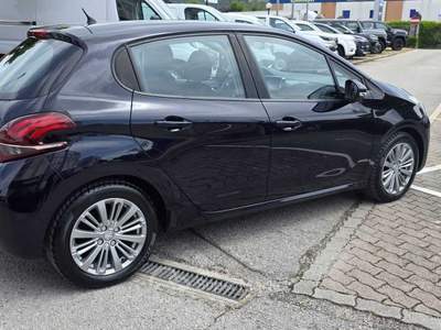 Peugeot 208 1.6 BLUEHDI ACTIVE 5PORTE Nero usata Foligno