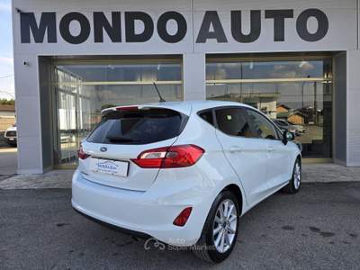 Ford Fiesta 5 porte Titanium NEOPATENTATI Bianco usata Rovigo
