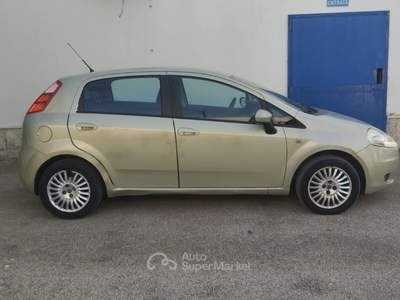 Fiat Grande Punto 75 CV 5 porte Fun Oro usata Modugno