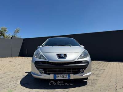 Peugeot 207 1.4 VTi Benzina 95CV 5p. 101.000km Argento usata Corato