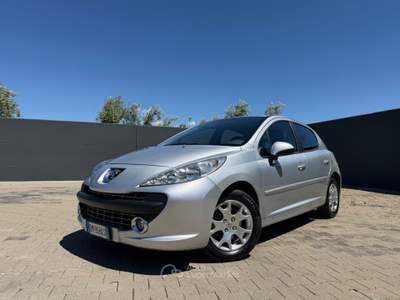 Peugeot 207 1.4 VTi Benzina 95CV 5p. 101.000km Argento usata Corato