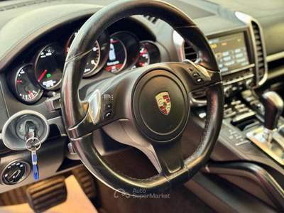 Porsche Cayenne 3.0 Diesel * PER OPERATORI DEL SETTORE * Nero usata Inzago
