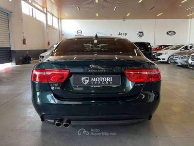 Jaguar XE XE 2.0d Prestige 180cv auto Verde usata Verona