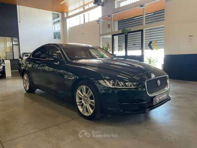 Jaguar XE XE 2.0d Prestige 180cv auto Verde usata Verona