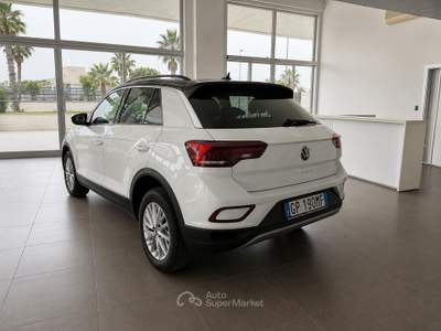 Volkswagen T-Roc SCR 150 CV DSG Life Bianco usata Trinitapoli