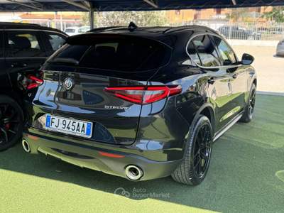 Alfa Romeo Stelvio Stelvio 2017 2.0 Q4 280cv auto tagliandi ufficiali Nero usata Castel Gandolfo