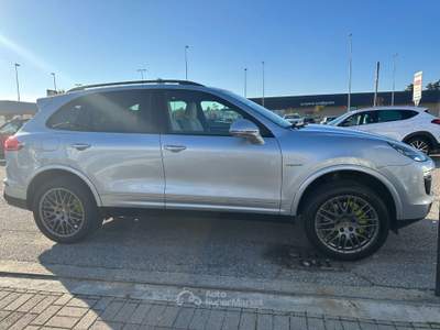 Porsche Cayenne 3.0 S E-Hybrid 333 CV Argento usata Ozzano dell'Emilia