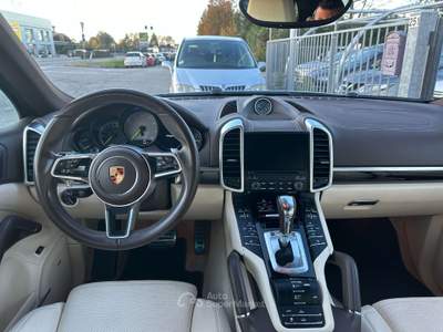 Porsche Cayenne 3.0 S E-Hybrid 333 CV Argento usata Ozzano dell'Emilia