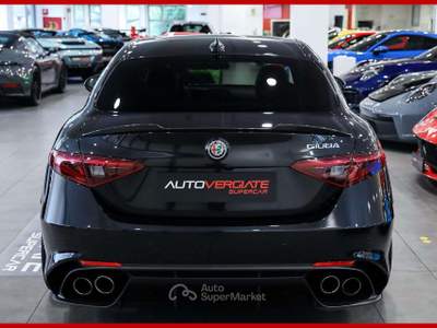 Alfa Romeo Giulia **2.9|V6|Bi-Turbo|AT8|Quadrifoglio|CARBOCERAMICA| Nero usata Vergiate