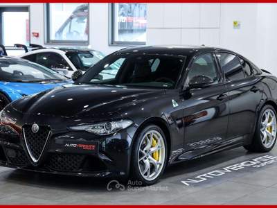 Alfa Romeo Giulia **2.9|V6|Bi-Turbo|AT8|Quadrifoglio|CARBOCERAMICA| Nero usata Vergiate