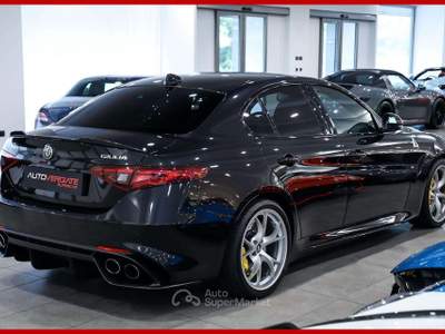 Alfa Romeo Giulia **2.9|V6|Bi-Turbo|AT8|Quadrifoglio|CARBOCERAMICA| Nero usata Vergiate
