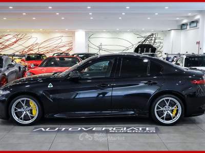 Alfa Romeo Giulia **2.9|V6|Bi-Turbo|AT8|Quadrifoglio|CARBOCERAMICA| Nero usata Vergiate
