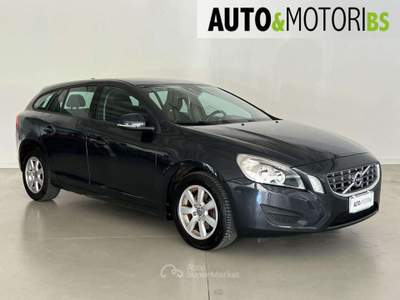 Volvo V60 D2 1.6 Kinetic Blu/Azzurro usata Concesio