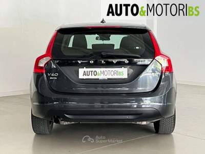 Volvo V60 D2 1.6 Kinetic Blu/Azzurro usata Concesio