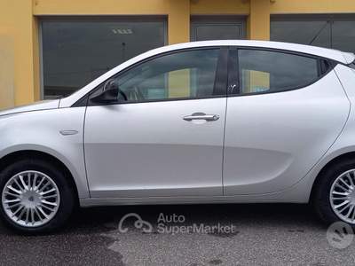 Lancia Ypsilon Benzina e GPL cc. 1.242 - 5 Porte 5 usata Calcinato