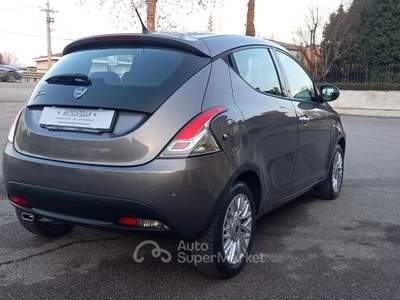 Lancia Ypsilon Benzina cc. 1.242 - 5 Porte 5 Posti usata Calcinato