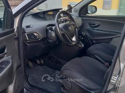 Lancia Ypsilon Benzina cc. 1.242 - 5 Porte 5 Posti usata Calcinato