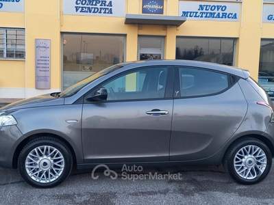 Lancia Ypsilon Benzina cc. 1.242 - 5 Porte 5 Posti usata Calcinato